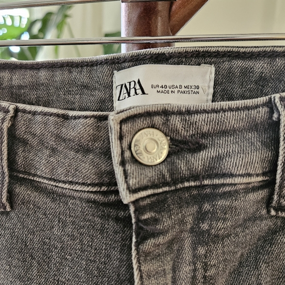 High-rise jeans - Picture 4 of 5